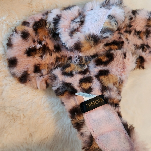 Vionic Slippers - Picture 4 of 4